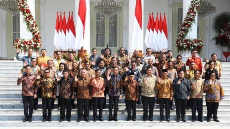 Relawan Jokowi Ungkap Nama Menteri yang Kerjanya Hanya Berpolitik dan Berbisnis