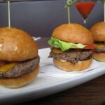 Burger Enak Ini Dapat Mengurangi Emisi yang Dihasilkan dari 2 Juta Mobil