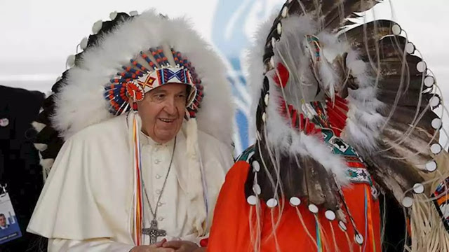 Paus Fransiskus Minta Maaf atas Kejahatan Gereja di Sekolah Pribumi Kanada