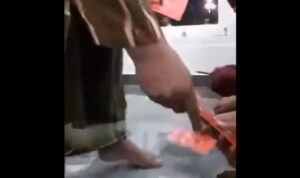 Viral Video Bagi-Bagi Amplop di Dalam Masjid, Politisi PDIP: Itu Zakat Gua, Salah Ngasih Zakat?!